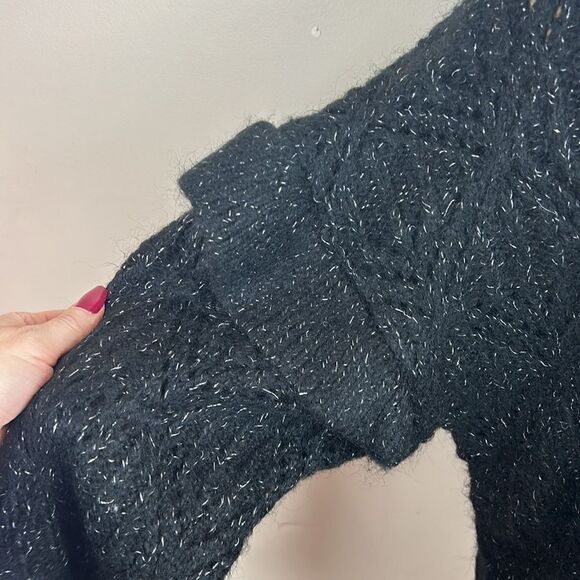 NWT Old Navy fuzzy, shiny sweater size large. Black and silver - Picture 3 of 8